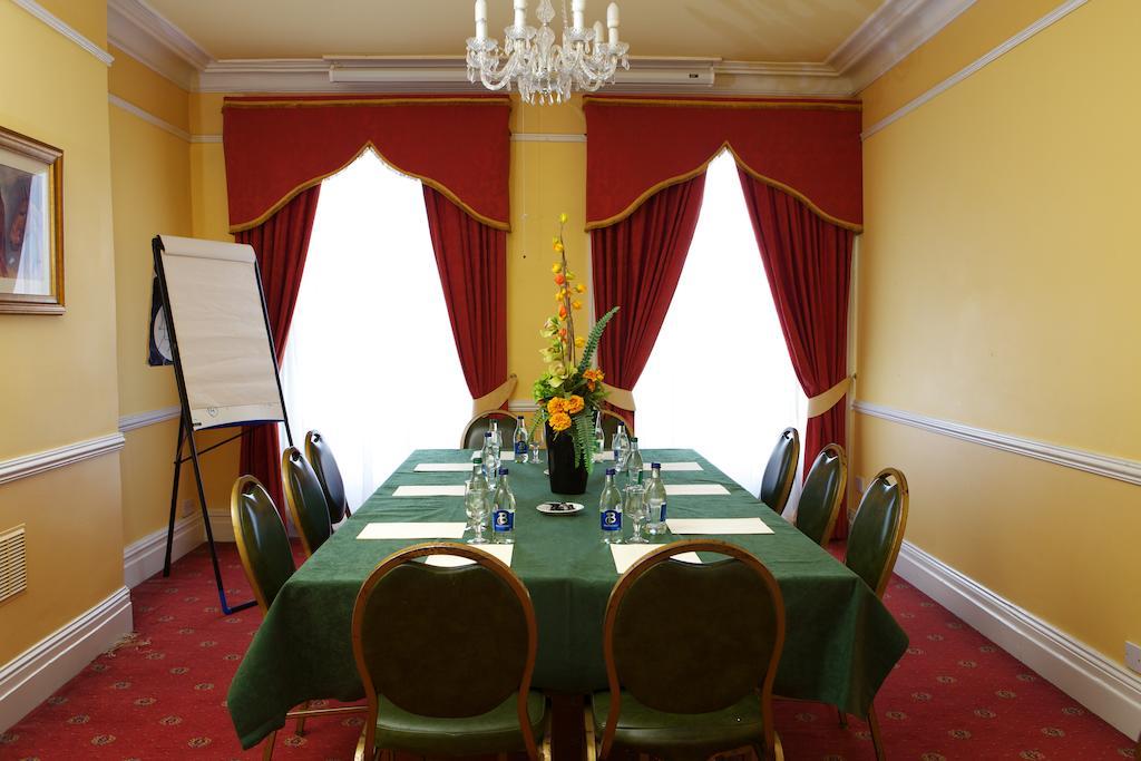 Leens Hotel Аббифил Экстерьер фото